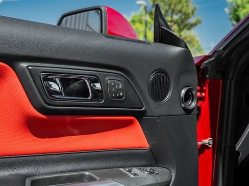 Used 2016 Ford Mustang GT RWD image 23