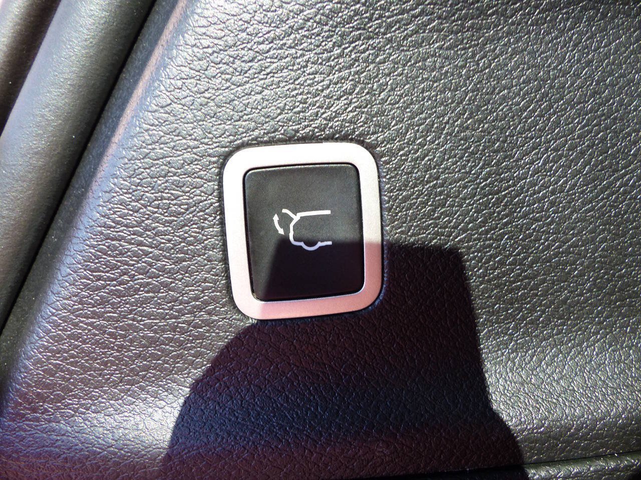 Used 2025 Chrysler Pacifica Select FWD image 38