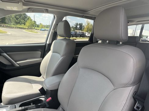 Used 2015 Subaru Forester 2.5i Limited AWD/4WD image 16