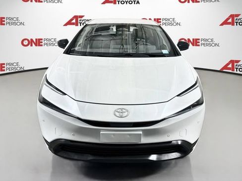 Certified 2025 Toyota Prius LE FWD image 3