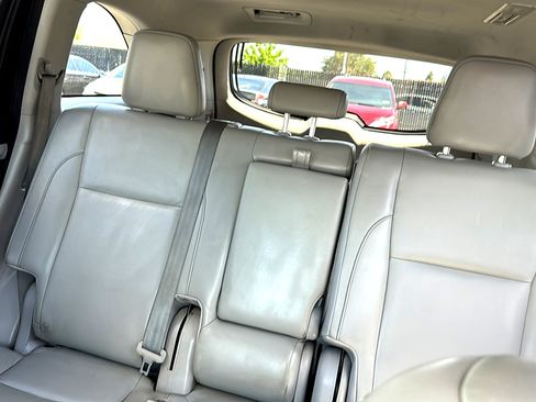 Used 2015 Toyota Highlander XLE AWD/4WD image 7