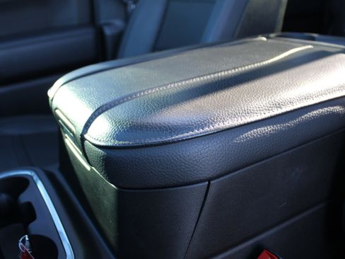 Used 2023 GMC Sierra 2500 Denali w/ Denali Black Diamond Edition image 14