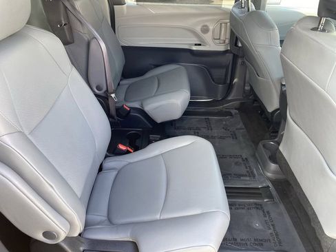 Certified 2023 Toyota Sienna XLE w/ XLE Plus Package FWD image 18