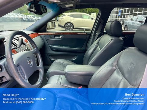Used 2006 Cadillac DTS w/ Sun And Sound Package FWD image 10