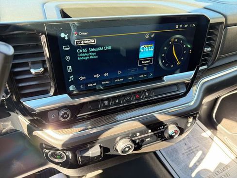 Used 2024 Chevrolet Silverado 2500 LT image 13