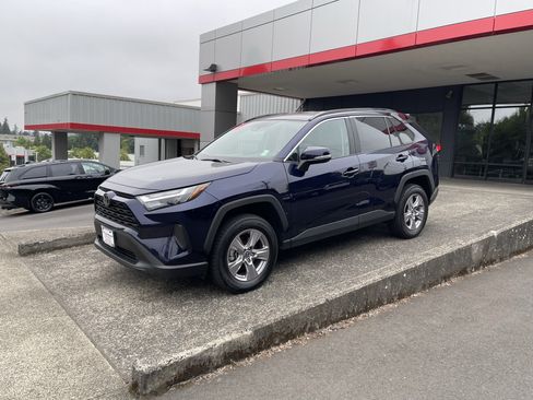 Certified 2025 Toyota RAV4 XLE AWD/4WD image 4