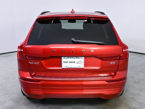 Used 2022 Volvo XC60 B5 Momentum w/ Advanced Package AWD/4WD image 31