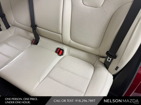 Used 2020 Buick Encore GX Essence w/ Experience Buick Package AWD/4WD image 41