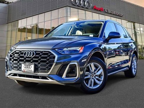 Used 2022 Audi Q5 2.0T Premium w/ Convenience Package image 1