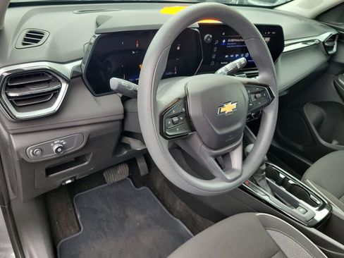 Used 2024 Chevrolet TrailBlazer LT w/ Driver Confidence Package AWD/4WD image 18