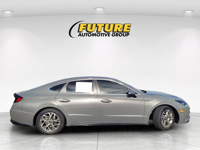 Used 2022 Hyundai Sonata SEL w/ Convenience Package FWD image 3