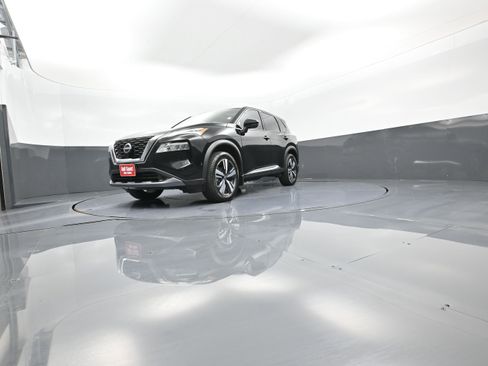 Used 2023 Nissan Rogue SL w/ SL Premium Package image 31