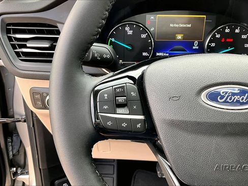 Certified 2022 Ford Escape SEL image 23