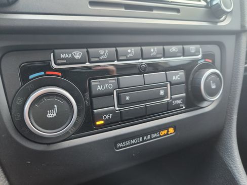 Used 2013 Volkswagen Golf R 2-Door image 33