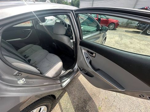 Used 2012 Hyundai Elantra GLS FWD image 8