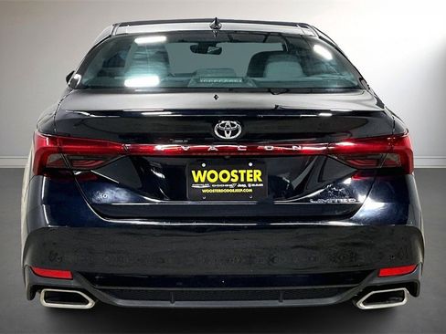 Used 2020 Toyota Avalon Limited image 6