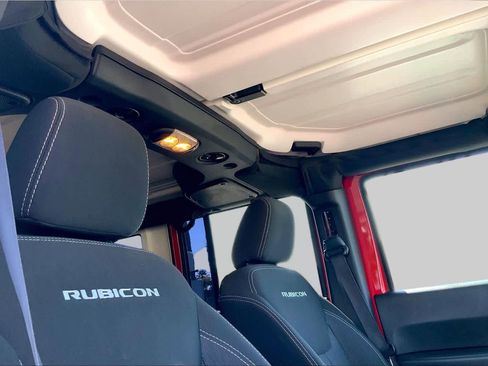 Used 2017 Jeep Wrangler Unlimited Rubicon AWD/4WD image 12