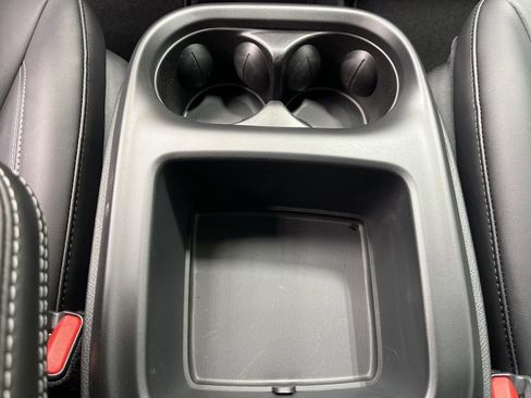 New 2026 Chrysler Pacifica Select image 18