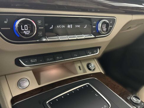 Used 2020 Audi Q5 Premium Plus w/ Premium Plus Package AWD/4WD image 17