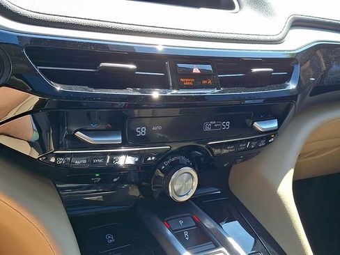 Used 2023 Acura MDX SH-AWD image 16
