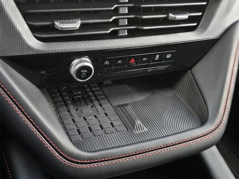 Used 2025 Ford Explorer ST image 24