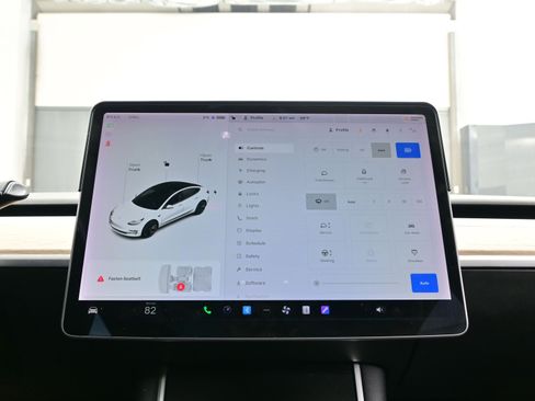 Used 2018 Tesla Model 3 Long Range image 20