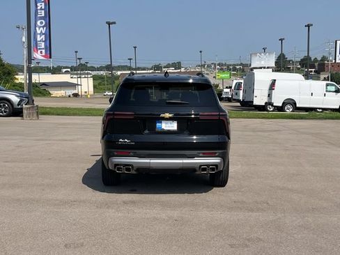 Certified 2025 Chevrolet Traverse LT FWD image 5