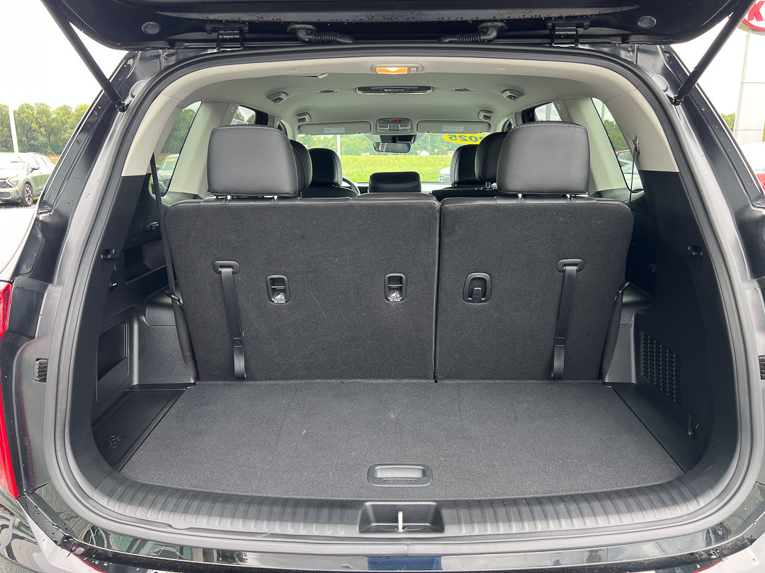 Used 2025 Kia Telluride LX FWD image 9