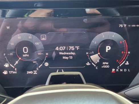 Used 2025 GMC Yukon XL Elevation AWD/4WD image 14