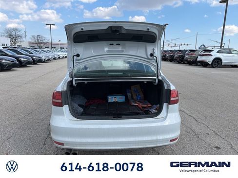 Used 2018 Volkswagen Jetta SE image 16