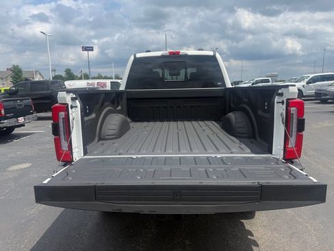 New 2026 Ford F250 Platinum w/ Platinum Plus Package AWD/4WD image 57
