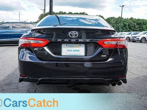 Used 2018 Toyota Camry SE w/ Moonroof Package FWD image 13