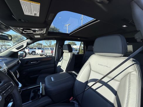New 2026 GMC Yukon Denali image 18