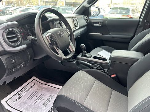 Certified 2023 Toyota Tacoma TRD Off-Road image 9