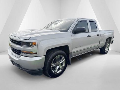 Used 2016 Chevrolet Silverado 1500 Custom w/ Custom Convenience Package image 3
