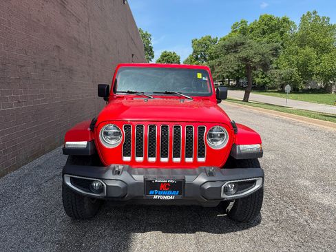 Used 2020 Jeep Wrangler Unlimited Sahara w/ Uconnect 4C Nav & Sound Group AWD/4WD image 2