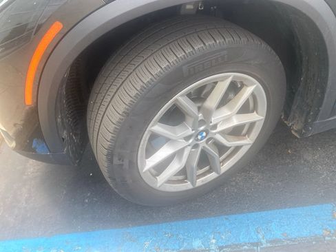 Used 2022 BMW X5 xDrive40i w/ Premium Package AWD/4WD image 4