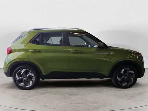 Used 2021 Hyundai Venue SEL w/ Cargo Package FWD image 4