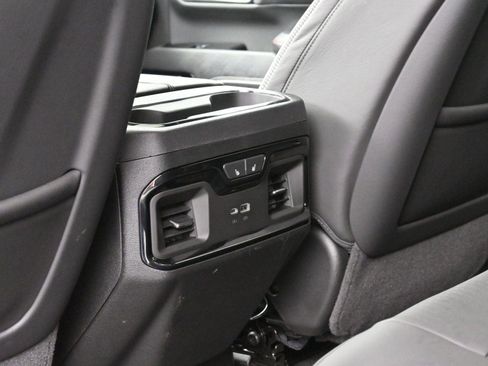 Used 2025 GMC Sierra 2500 AT4X image 31