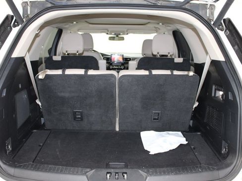 Used 2021 Ford Explorer Limited w/ Equipment Group 301A RWD image 13