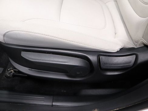 Certified 2025 Hyundai Tucson SE image 23