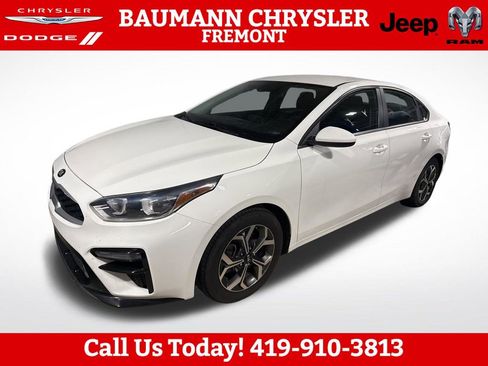 Used 2020 Kia Forte LXS FWD image 2