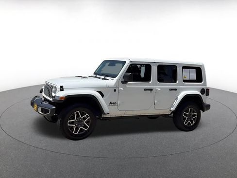 Used 2025 Jeep Wrangler Unlimited Sahara AWD/4WD image 8