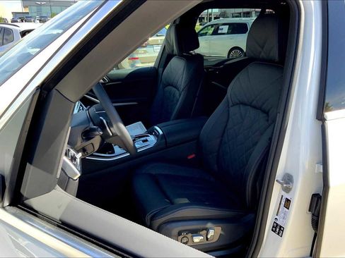 New 2026 BMW X5 xDrive40i w/ Climate Comfort Package image 9