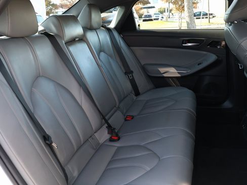 Used 2020 Toyota Avalon XLE image 33
