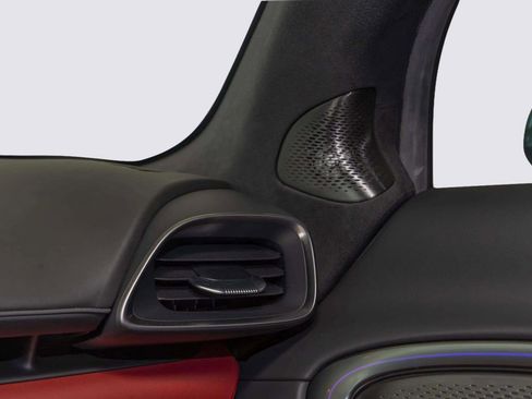 Used 2023 McLaren Artura RWD image 17