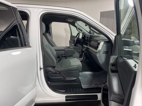 Used 2023 Ford F350 XLT image 23