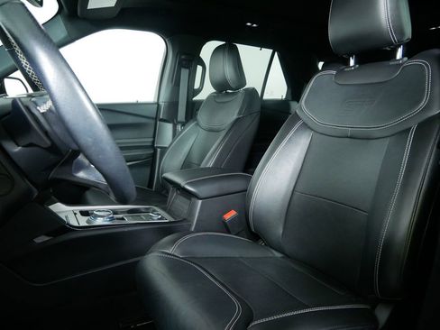Used 2022 Ford Explorer ST w/ ST Street Pack image 12