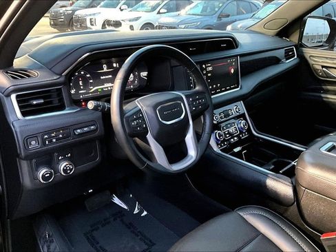 Used 2023 GMC Yukon Denali image 13