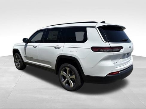 New 2026 Jeep Grand Cherokee L Limited w/ Trailer Tow Package AWD/4WD image 2